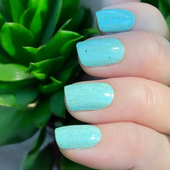 Color Street | Tranquil Waters a turquoise tone encrusted with iridescent flakes - Picture 10 of 11